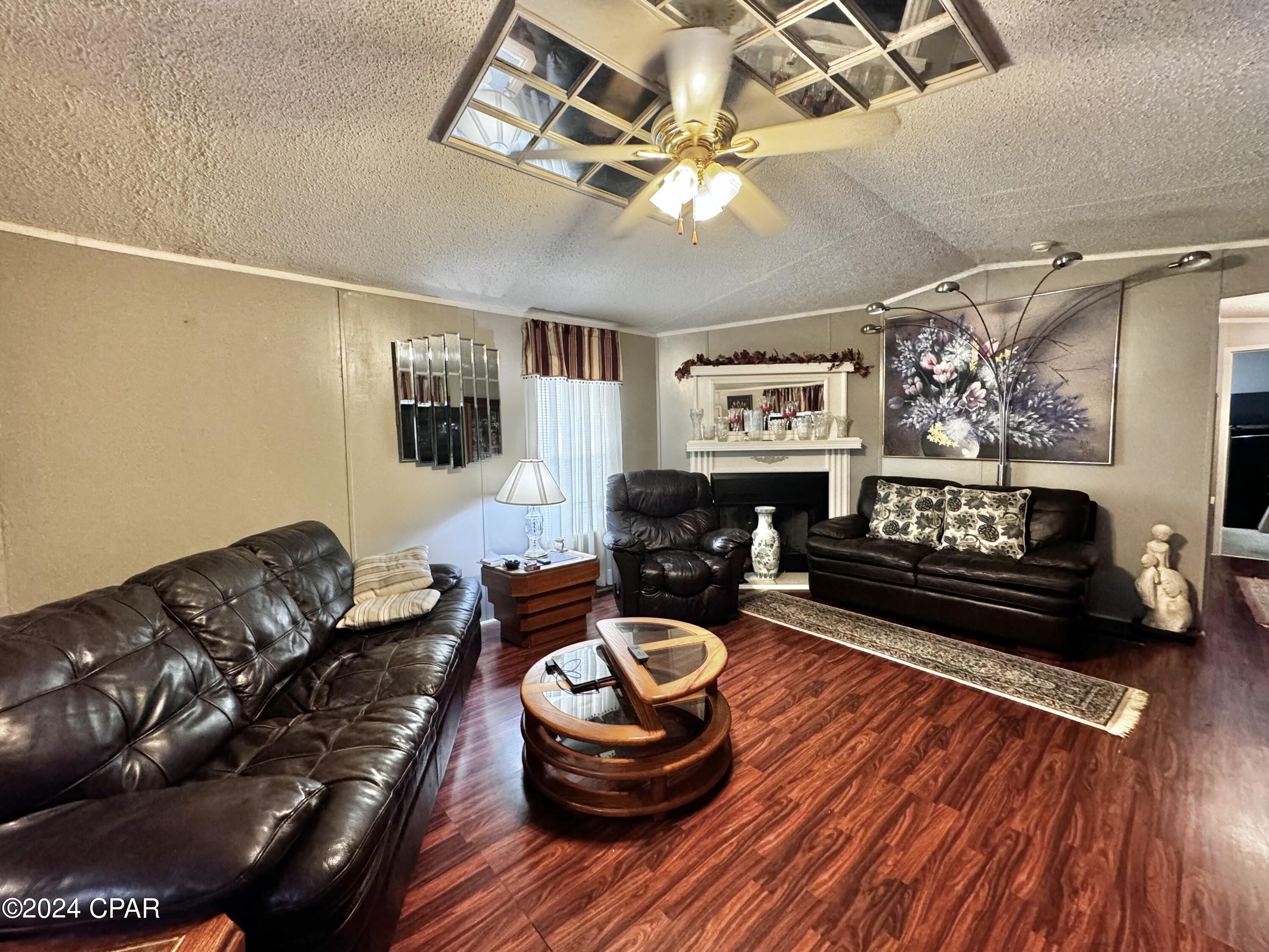 3529 Lark Lane