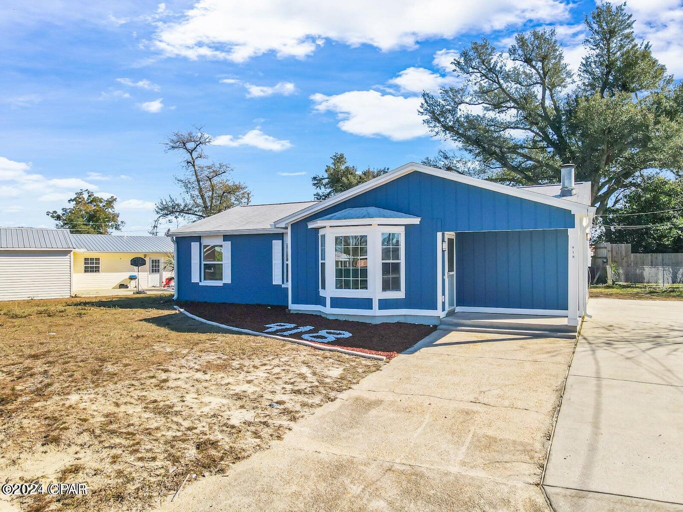 918 W Nottingham Drive