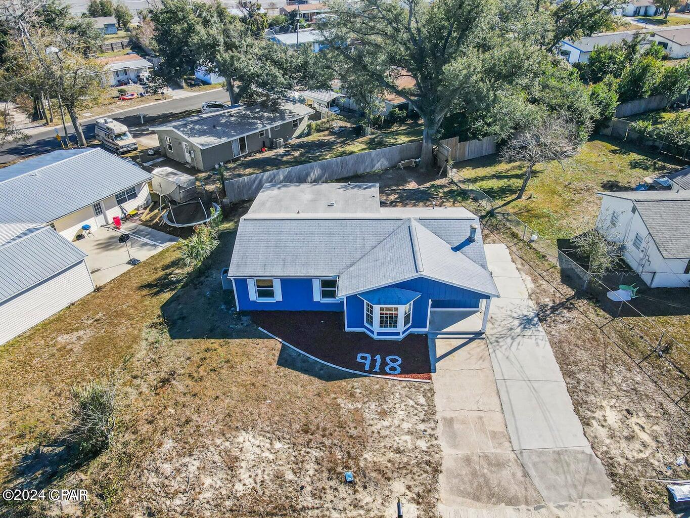 918 W Nottingham Drive