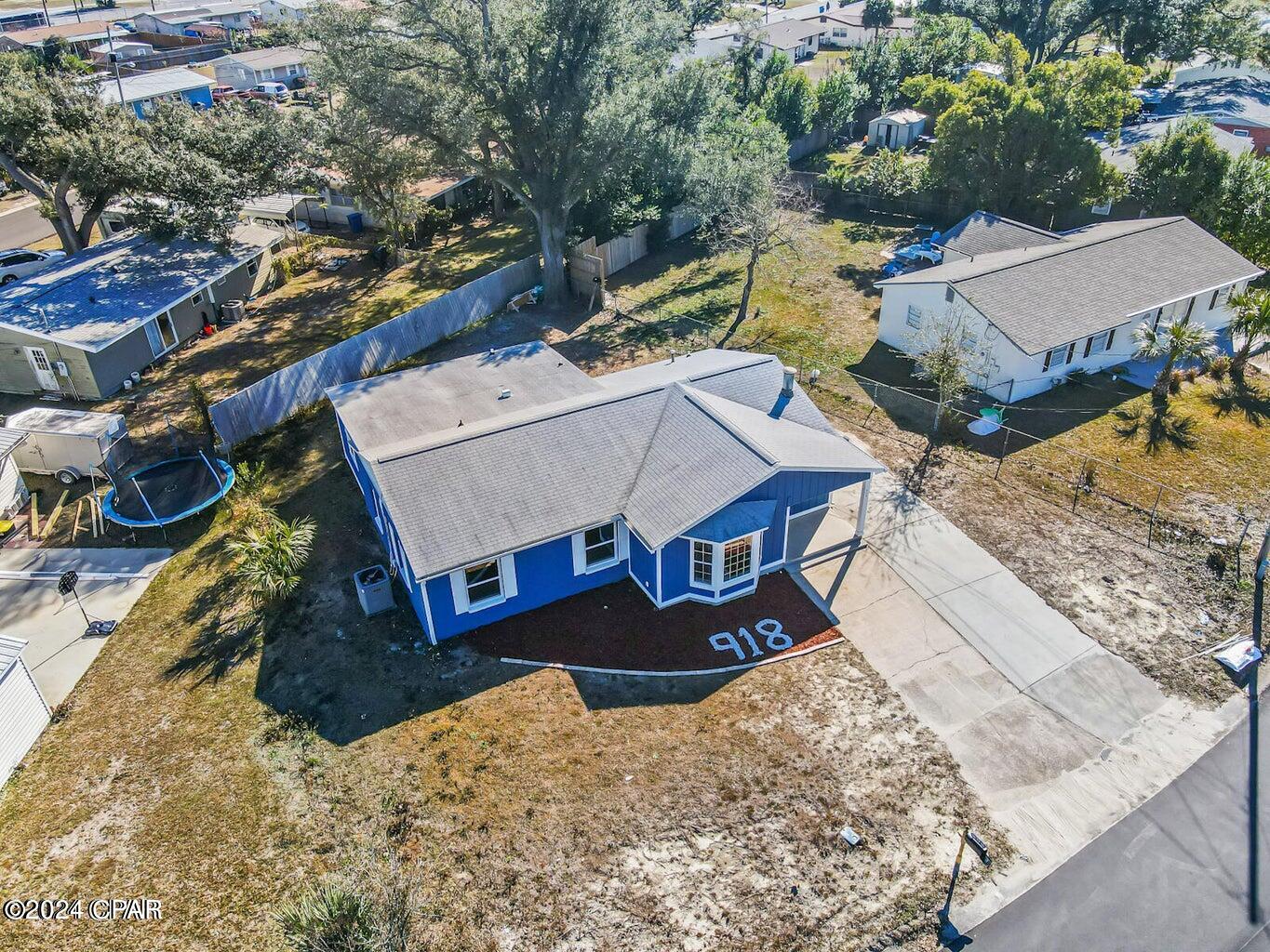 918 W Nottingham Drive