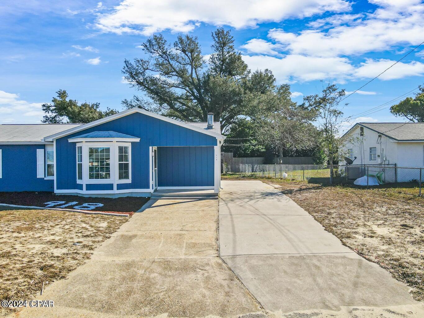 918 W Nottingham Drive