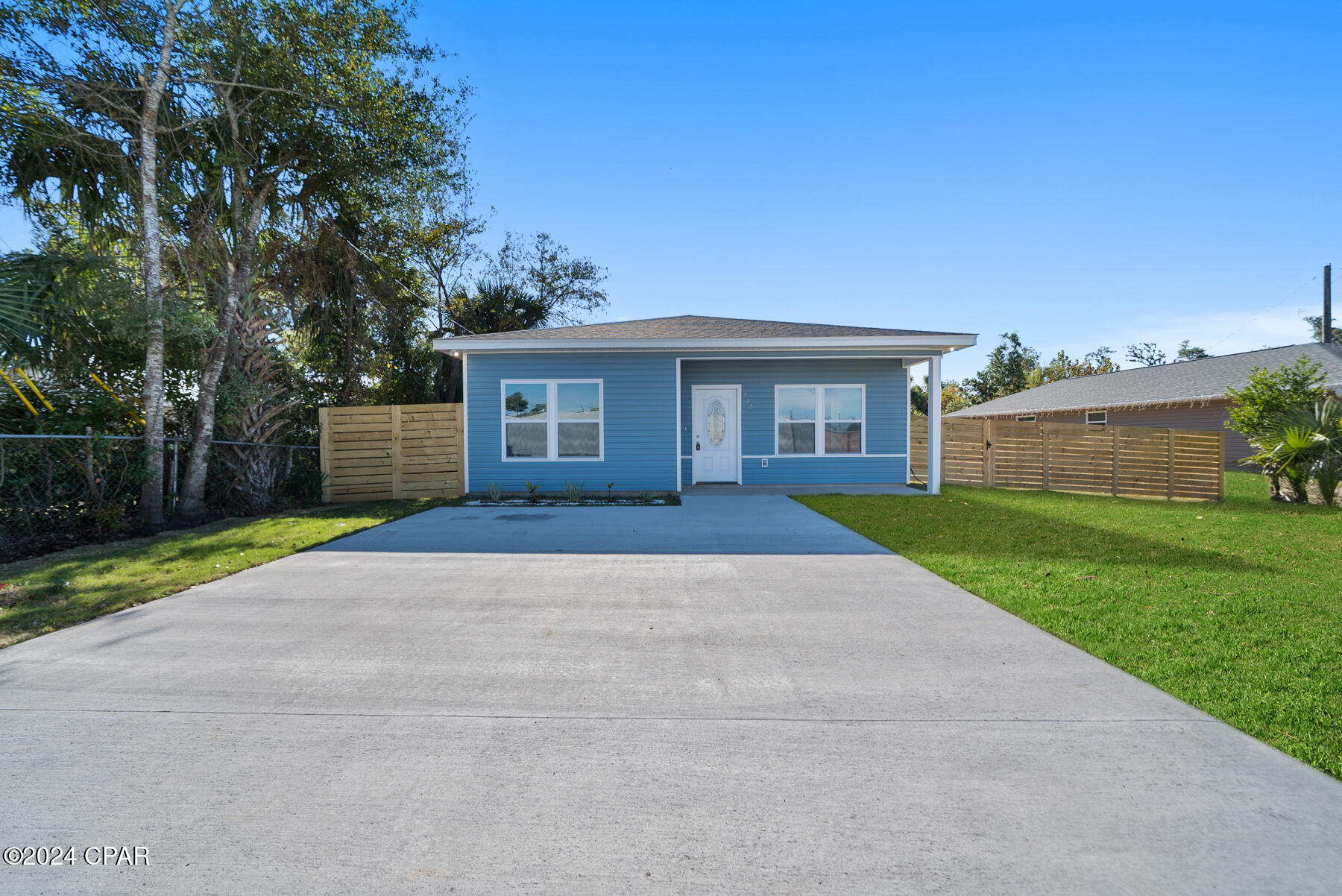 522 E 9th