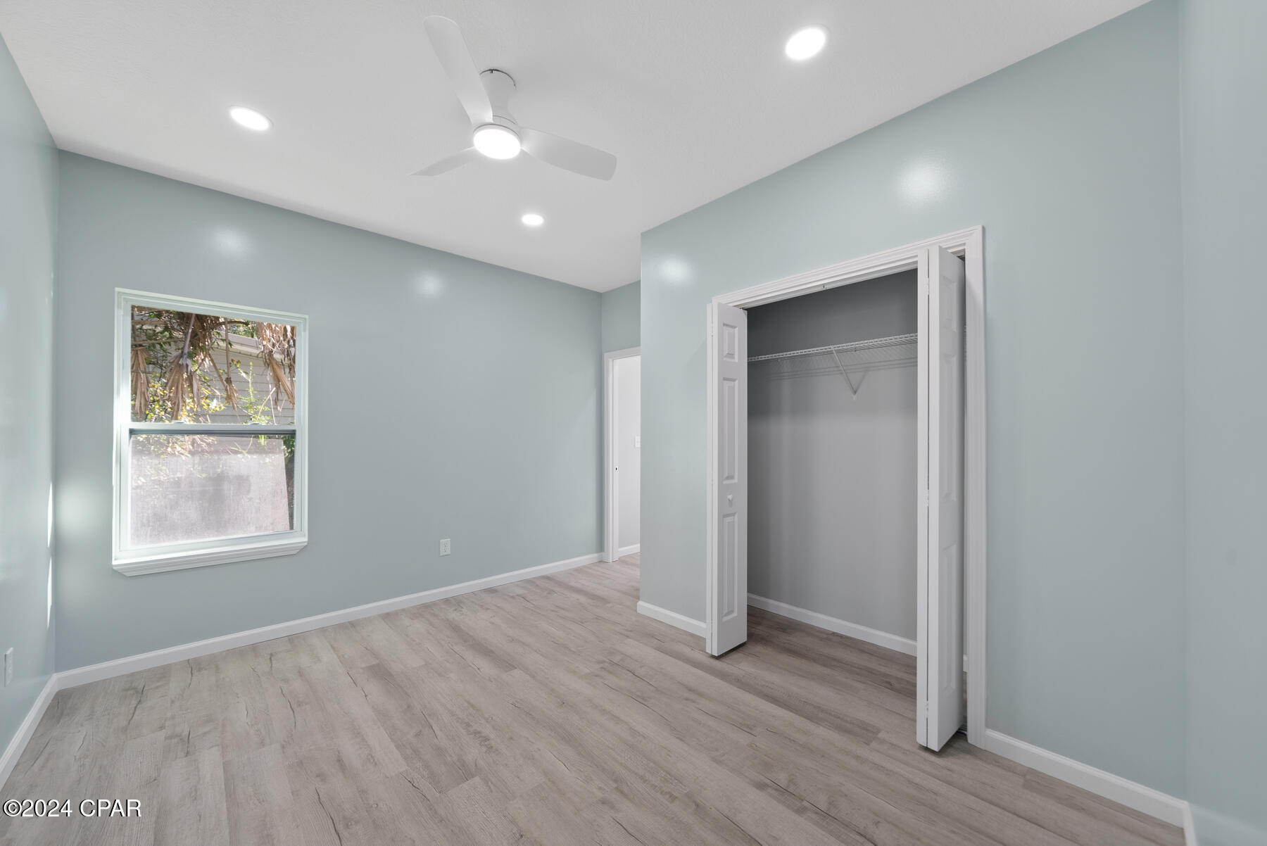 522 E 9th