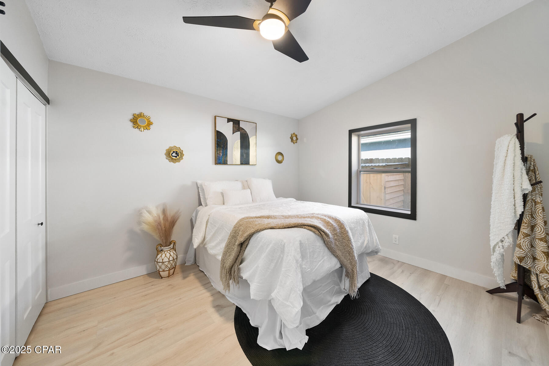 121 E Sonata Circle