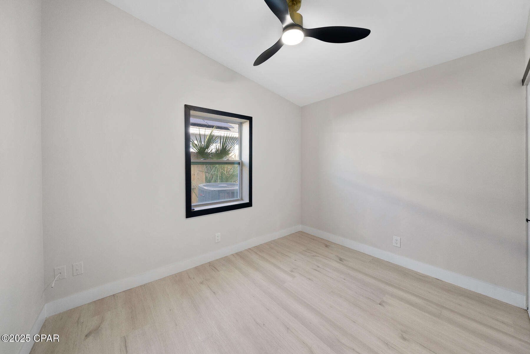 121 E Sonata Circle