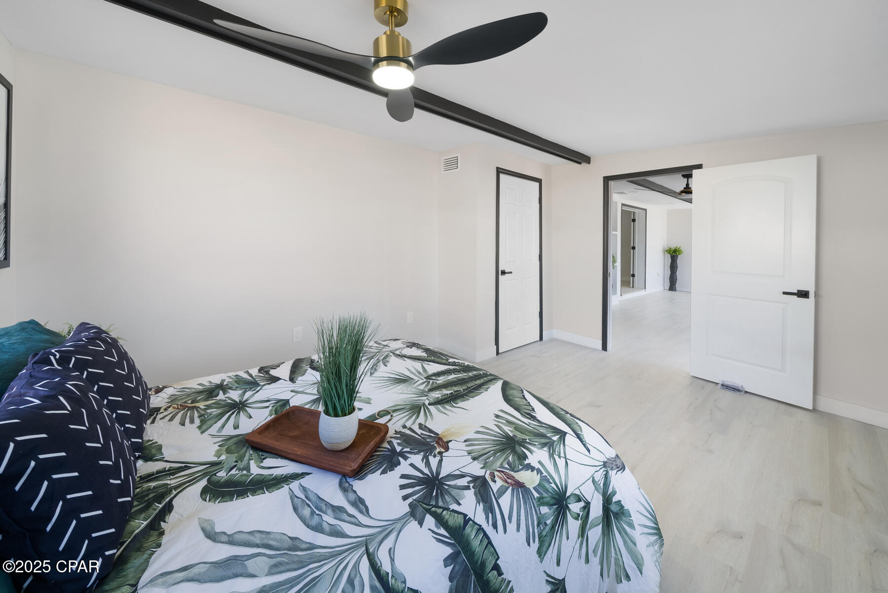 121 E Sonata Circle