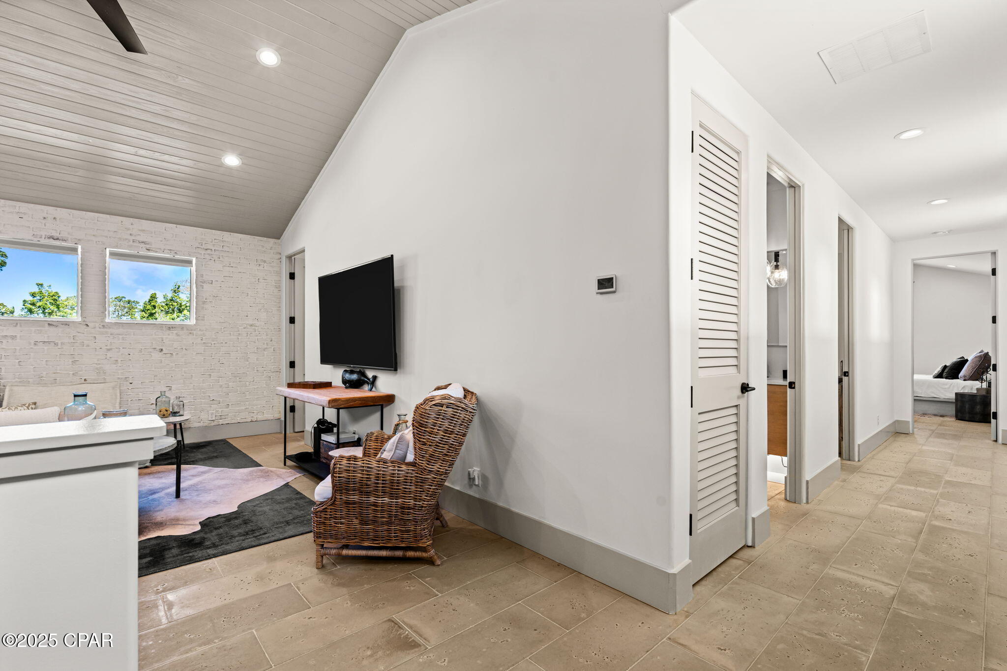 8599 N Lagoon Drive