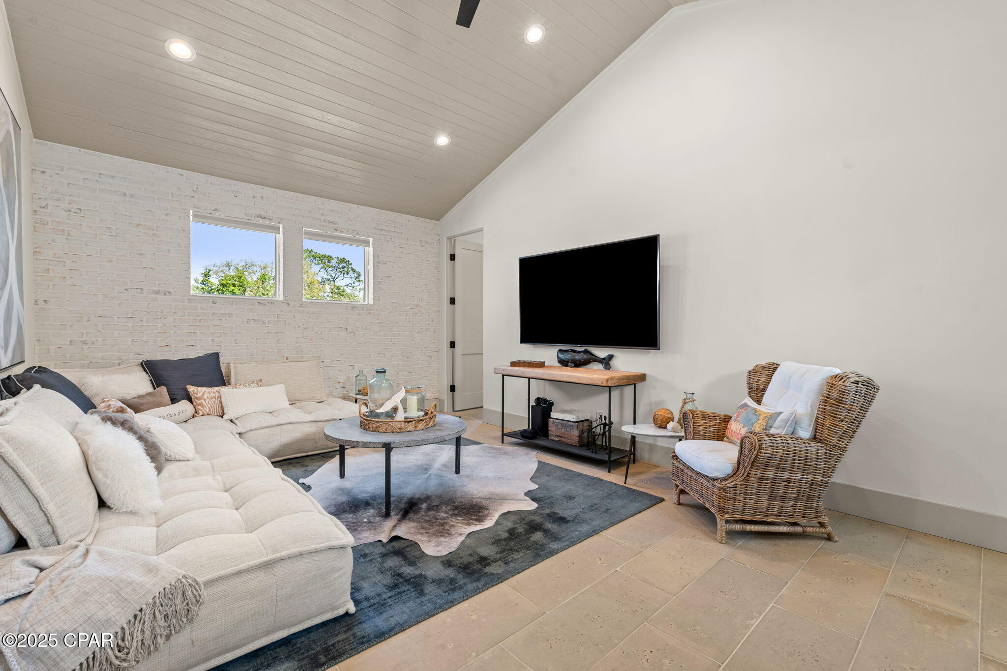 8599 N Lagoon Drive