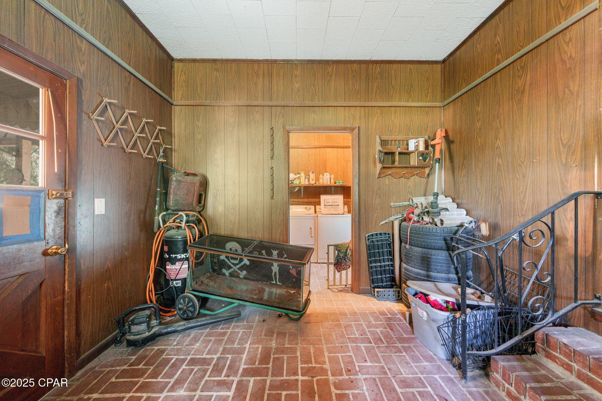 7485 Munson Highway