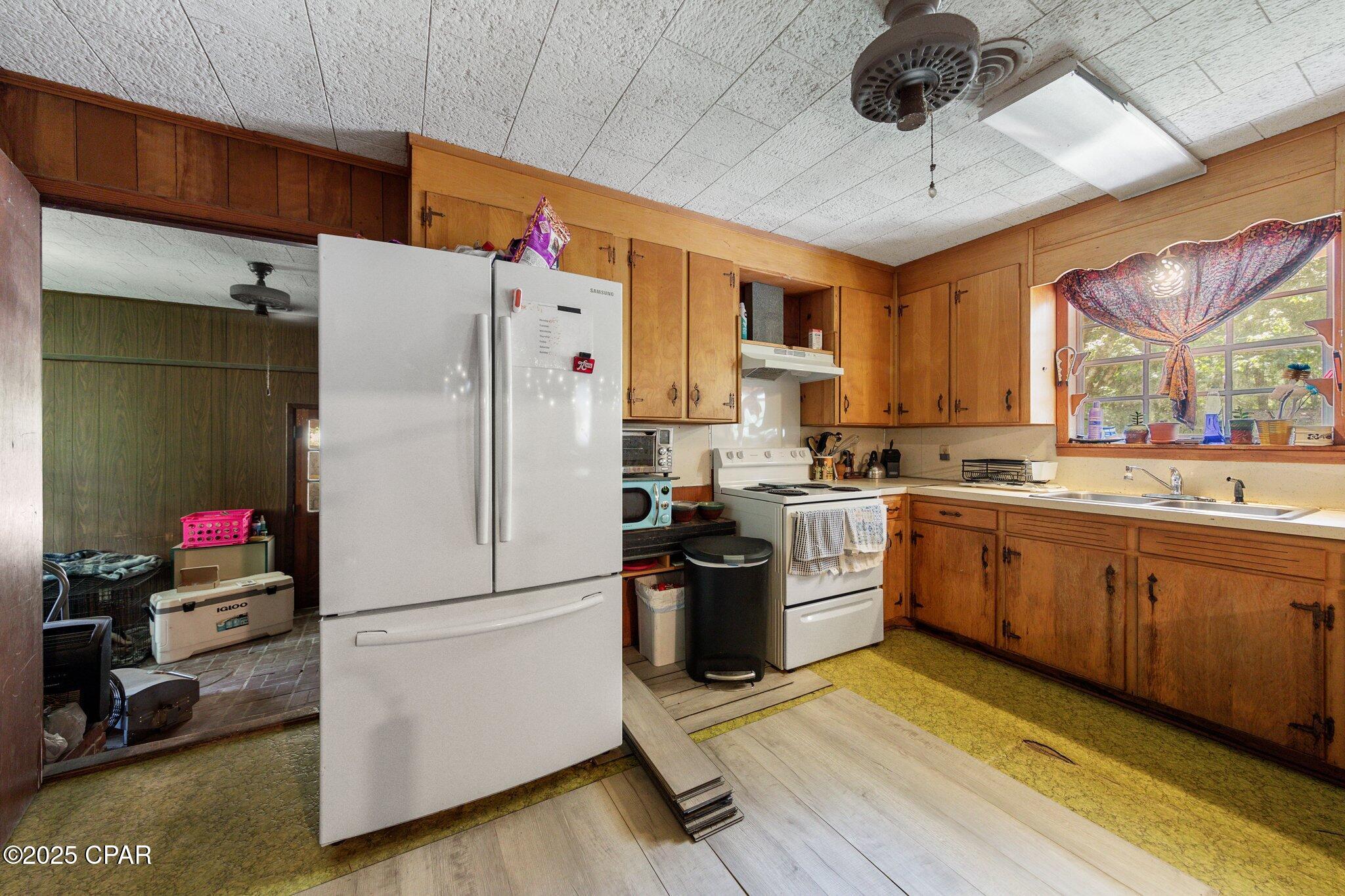 7485 Munson Highway