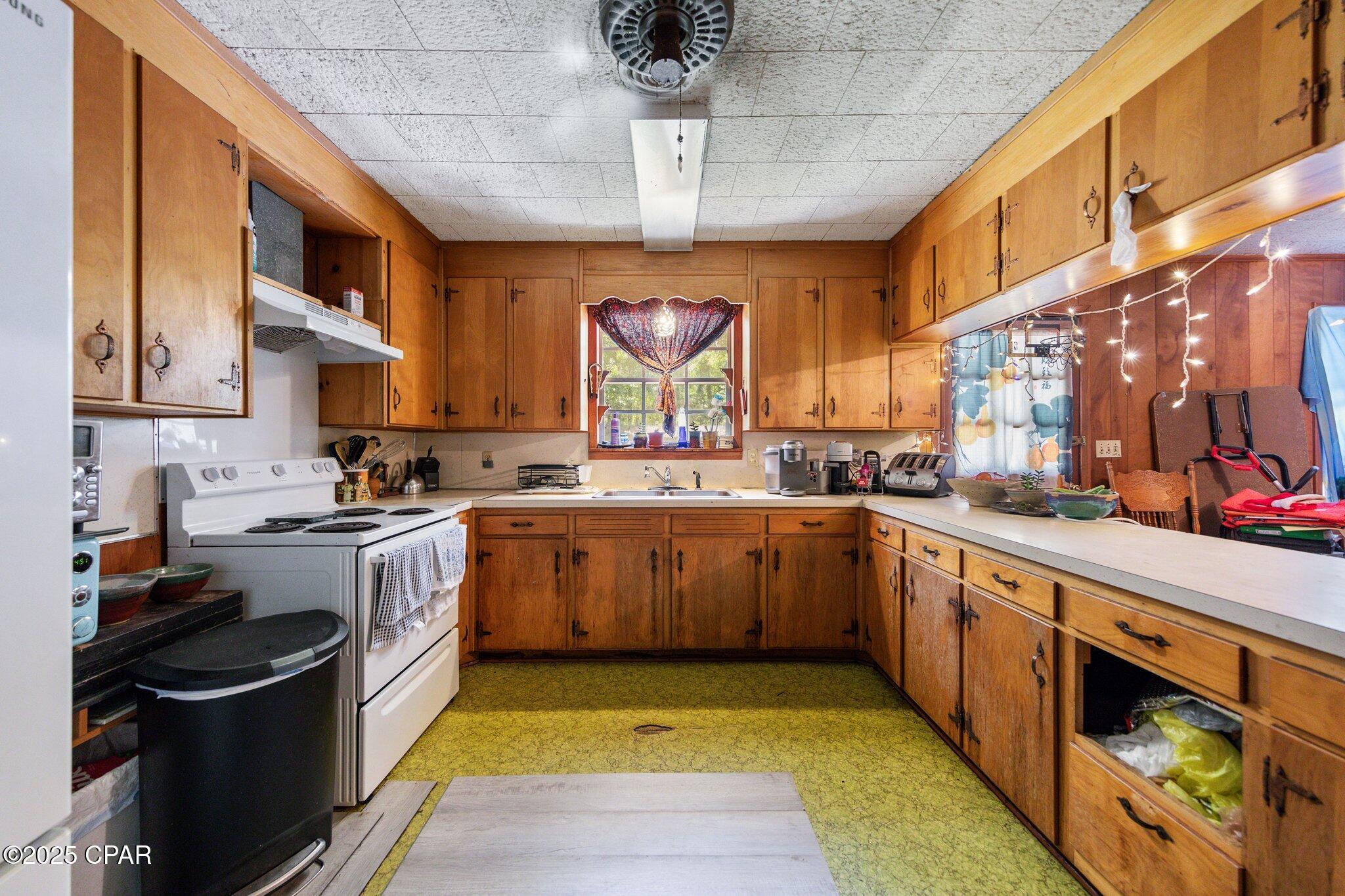 7485 Munson Highway