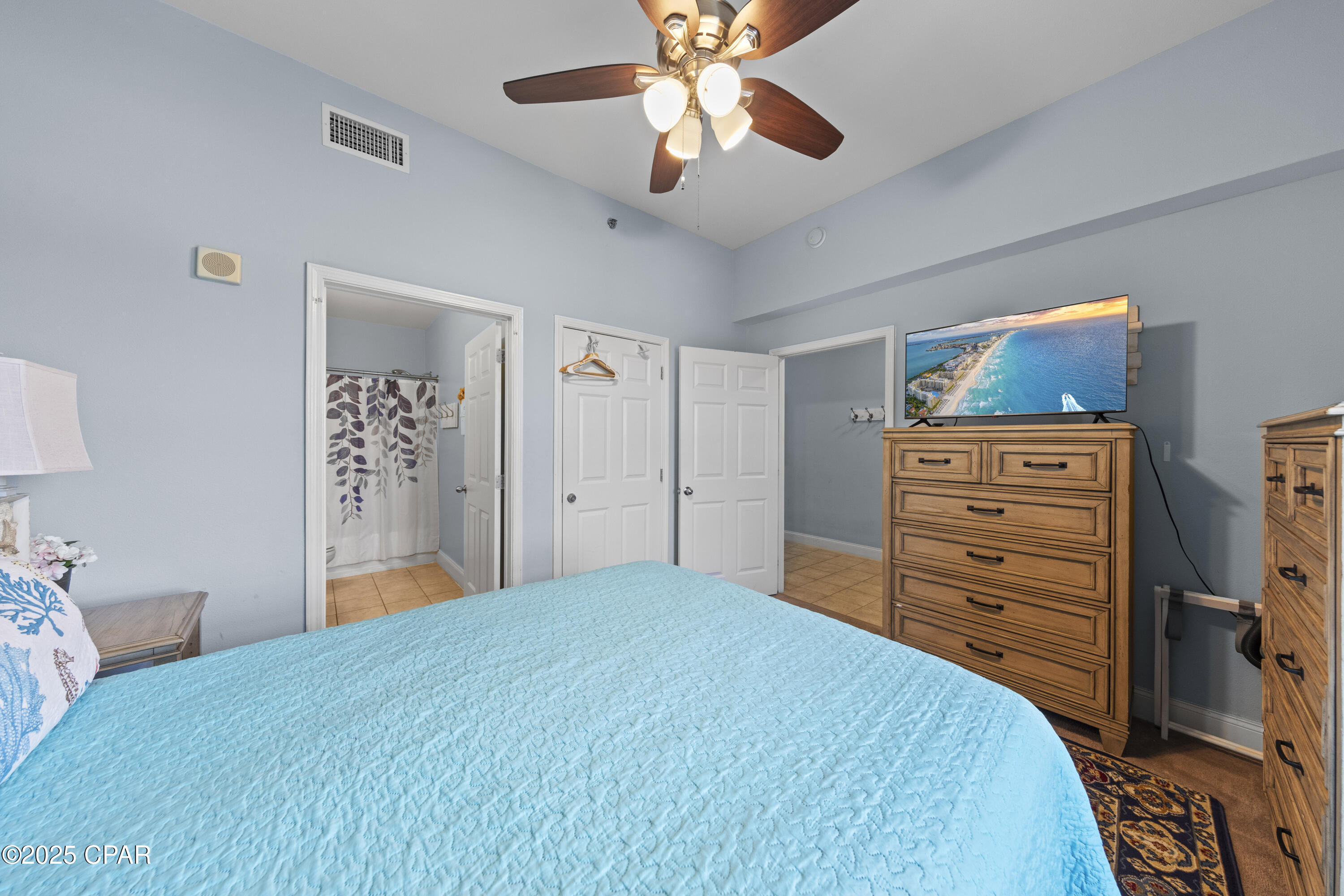 9860 S Thomas Drive, 2116