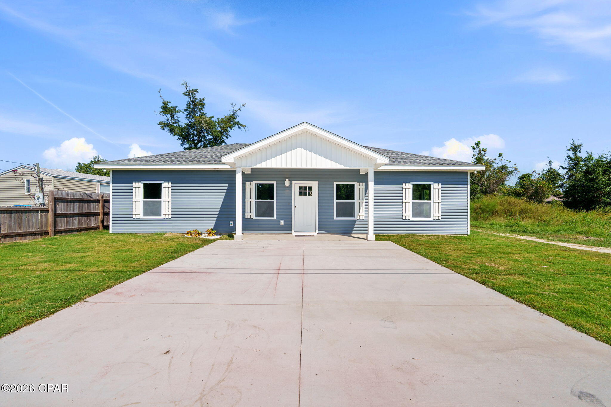 3715 E 13th Court
