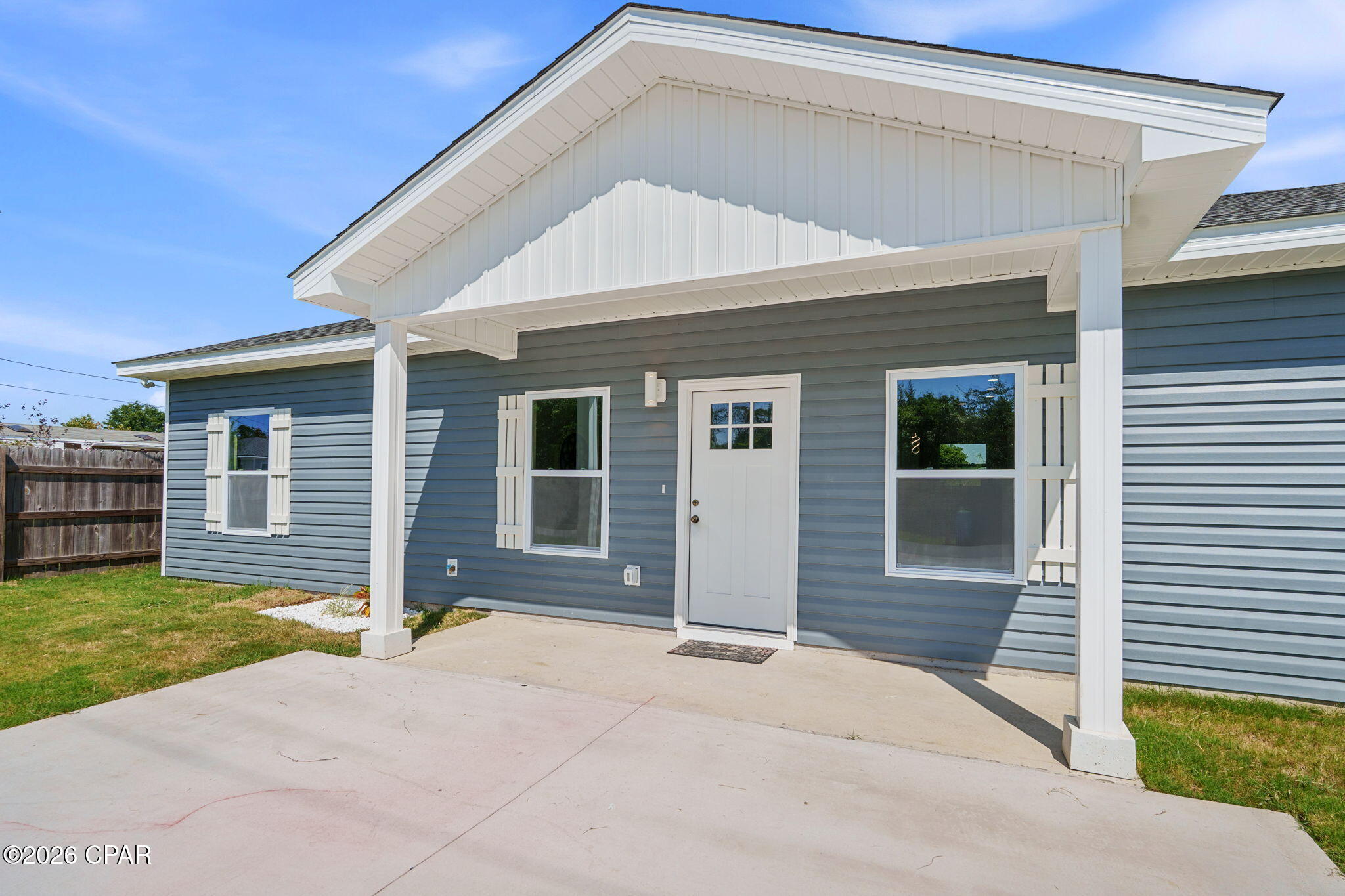 3715 E 13th Court