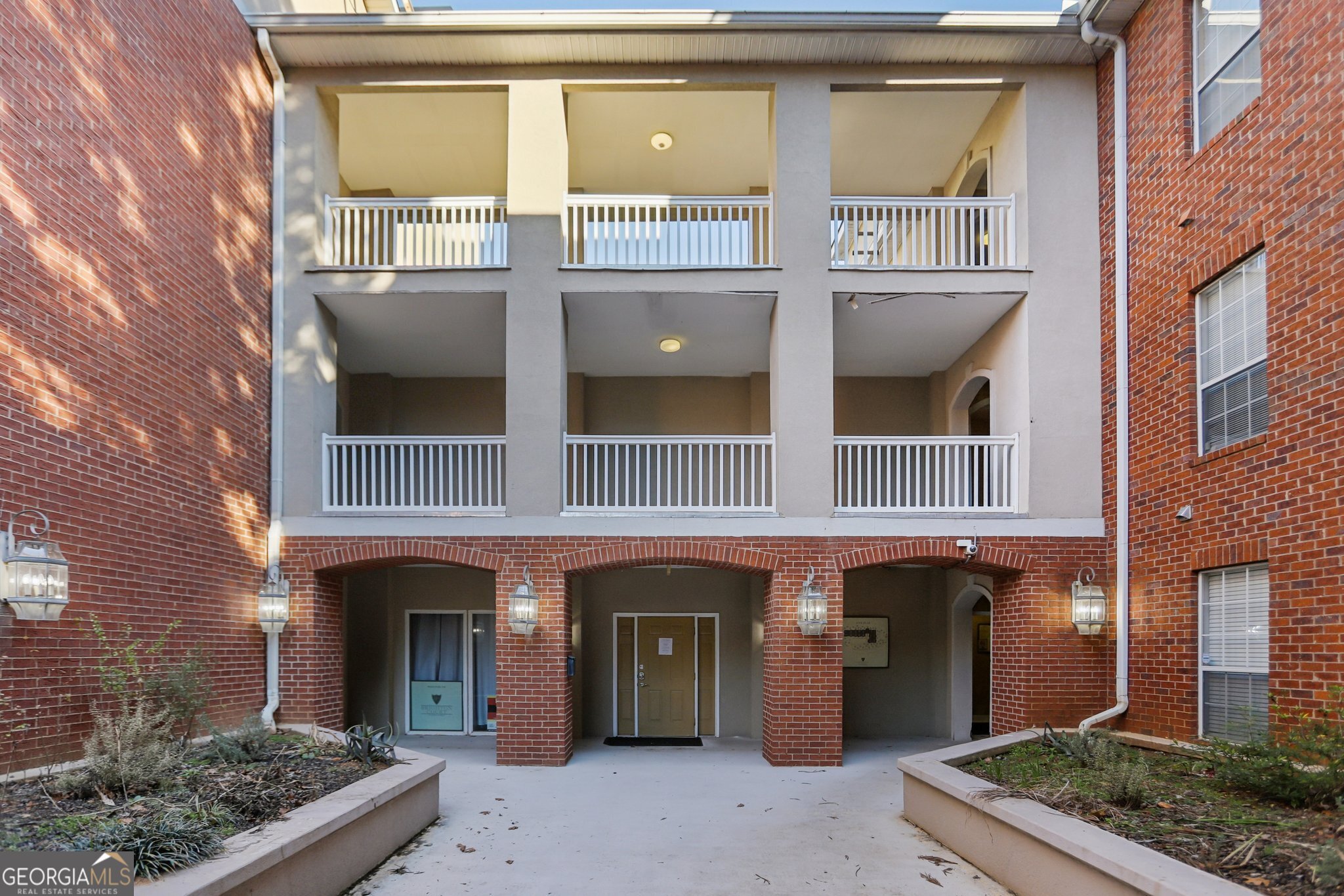 5641 Roswell Road # 201