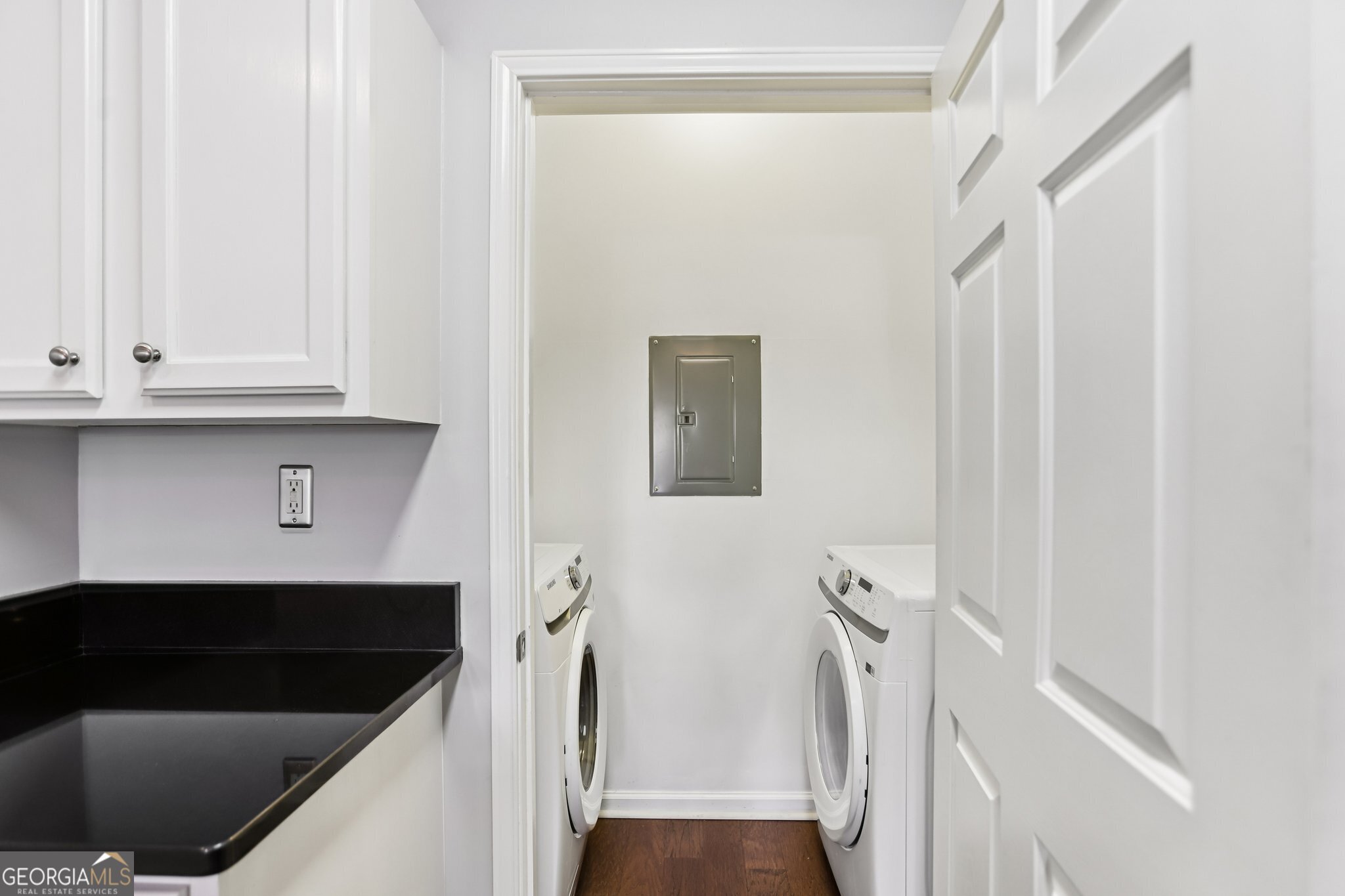 5641 Roswell Road # 201