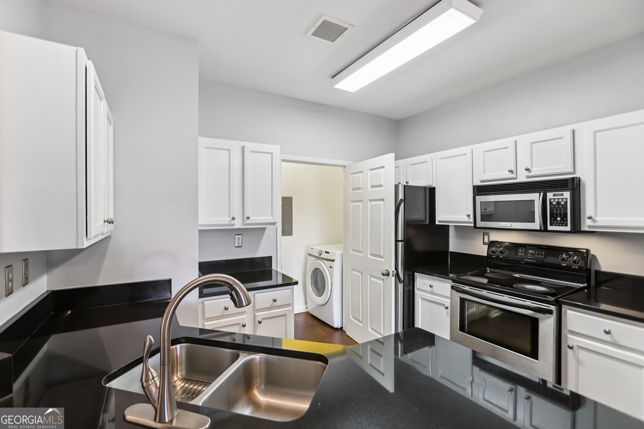 5641 Roswell Road # 201