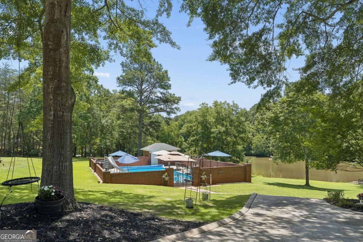 1091 Briar Lakes Road