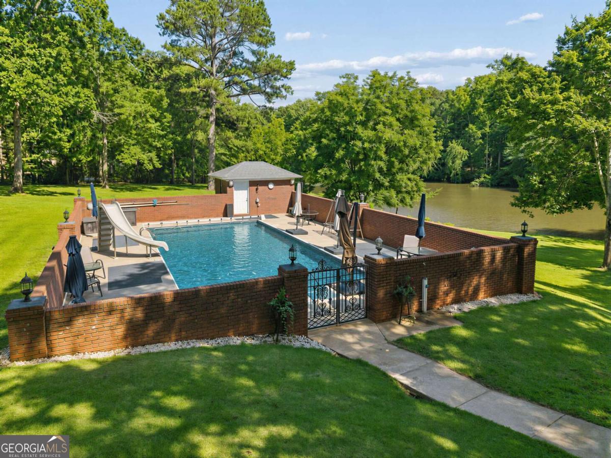 1091 Briar Lakes Road