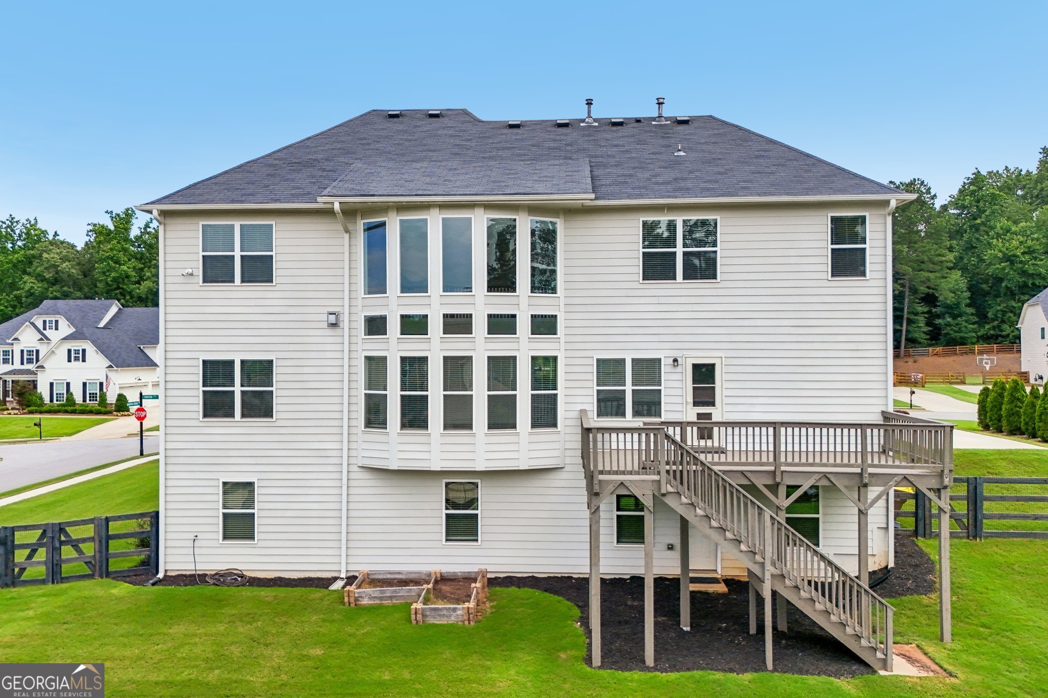 6695 Canyon Cove