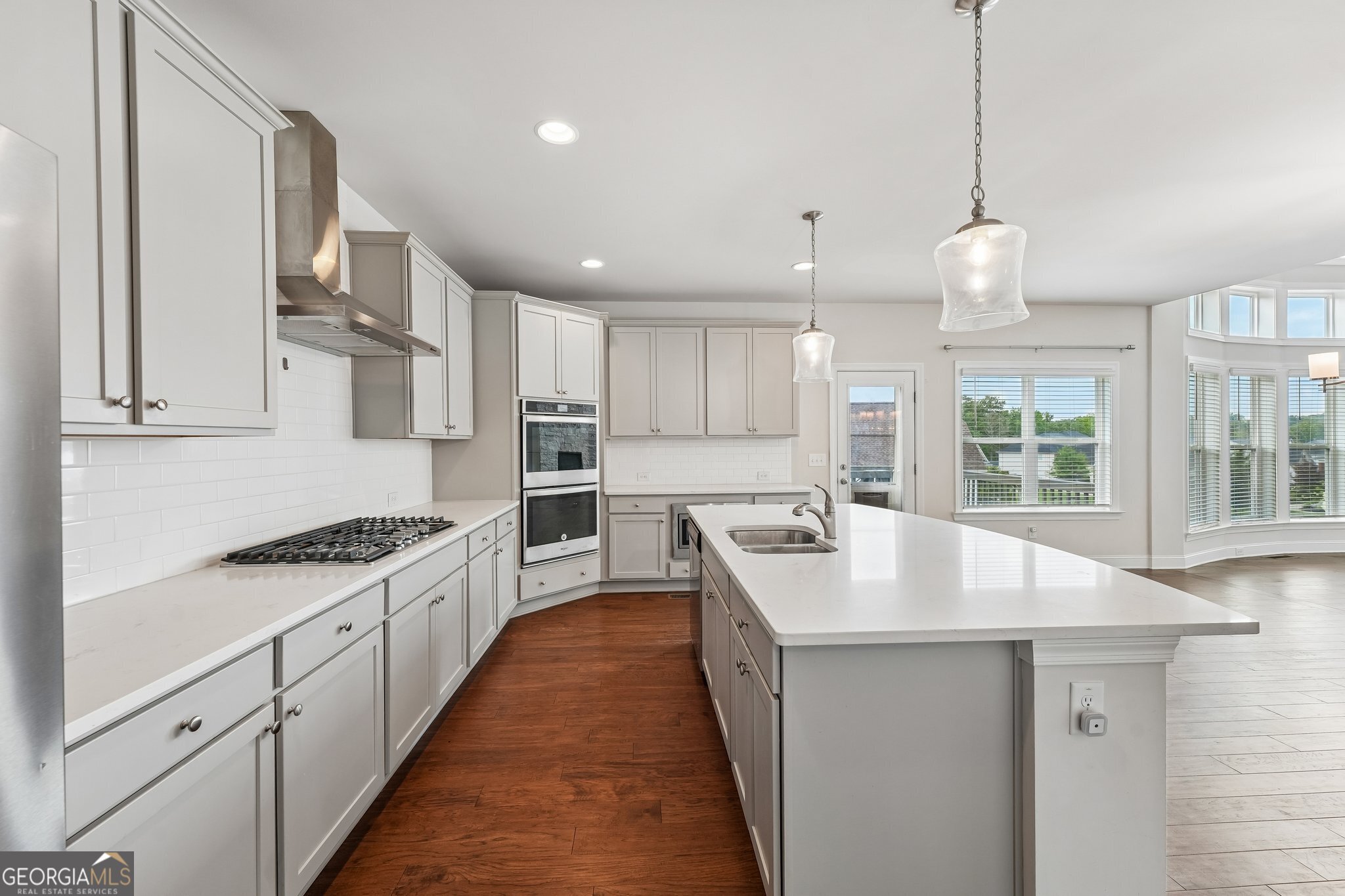 6695 Canyon Cove