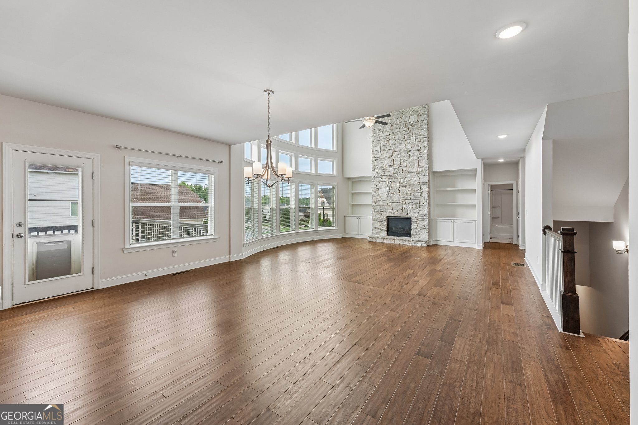 6695 Canyon Cove