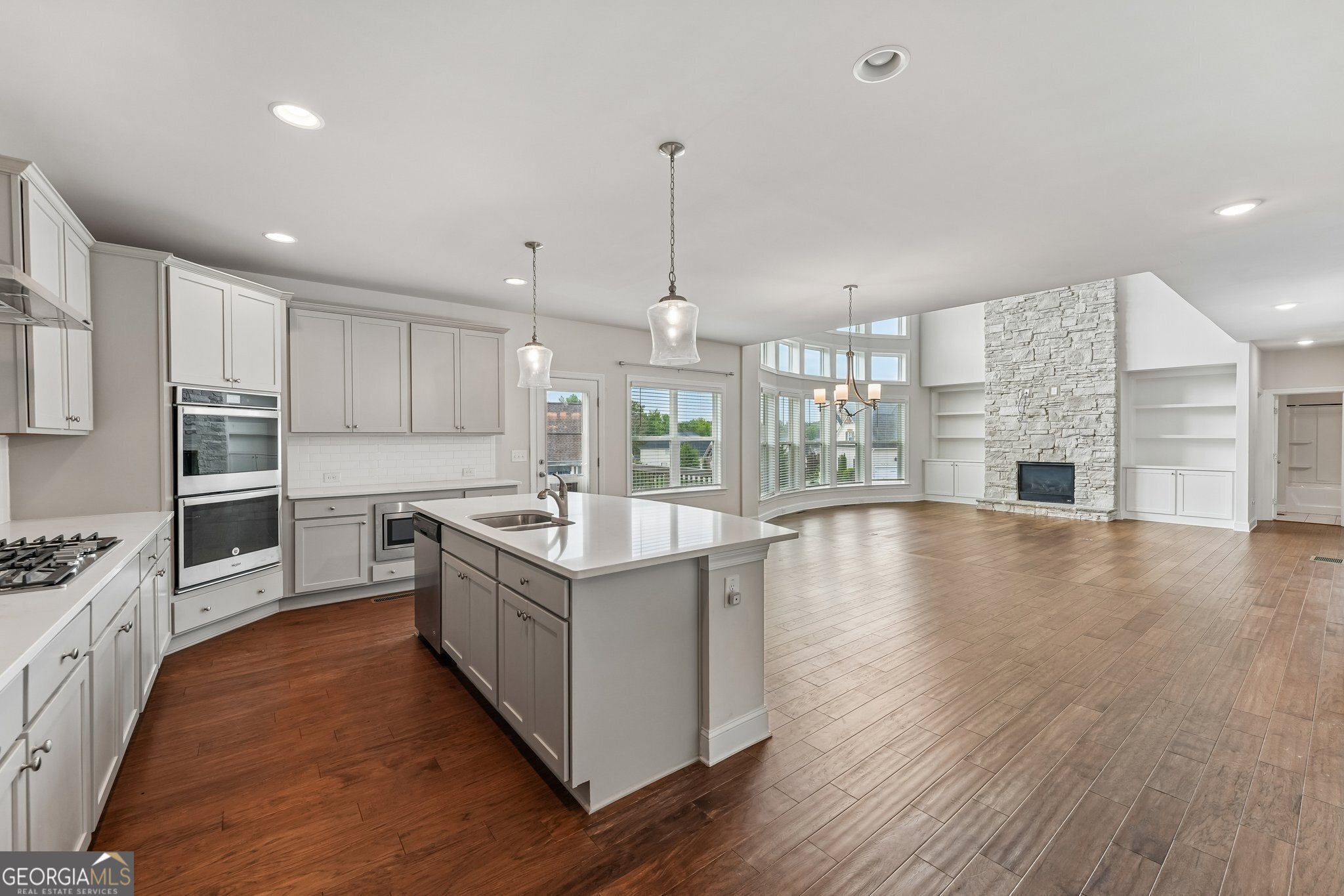 6695 Canyon Cove