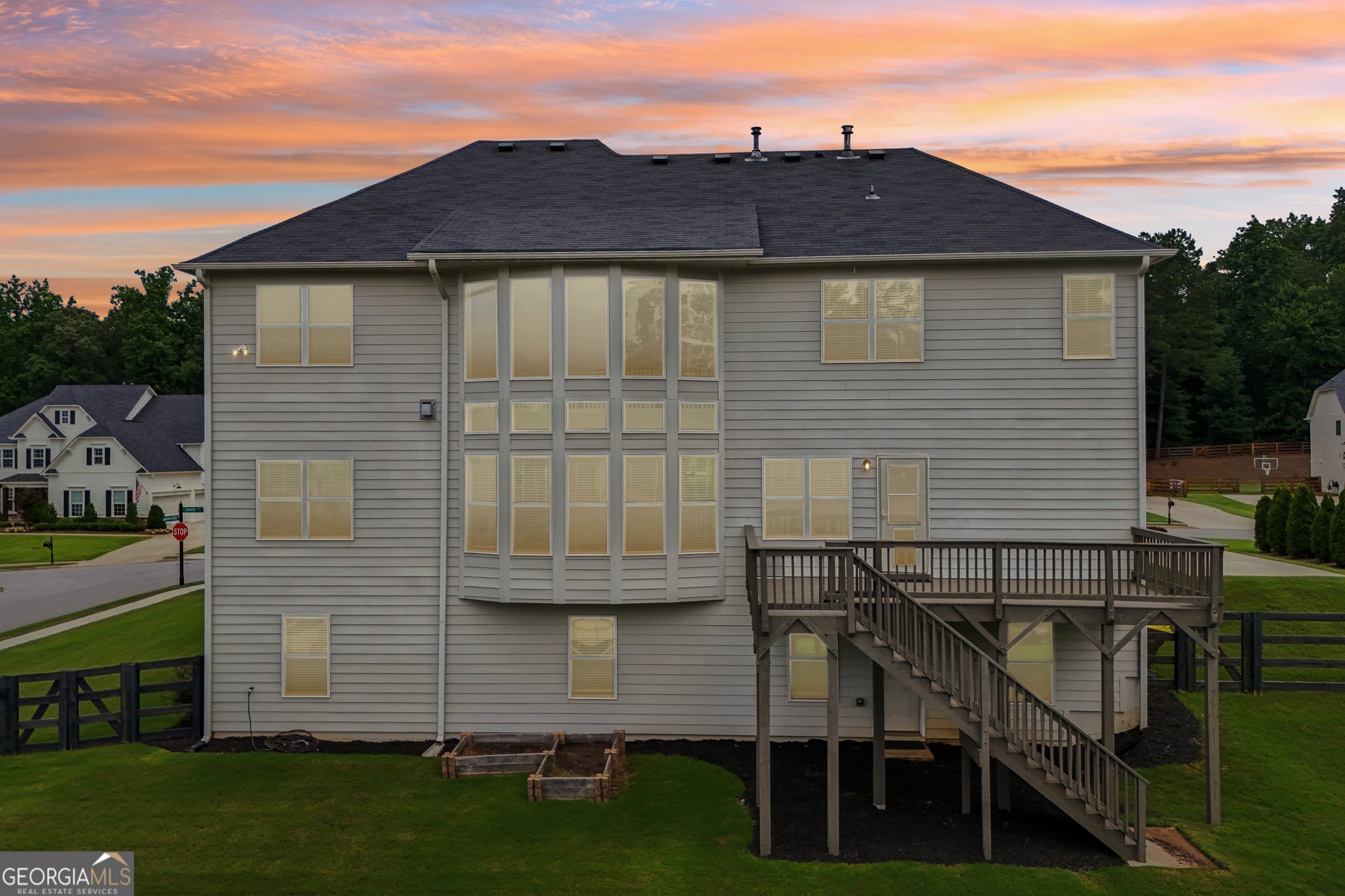 6695 Canyon Cove
