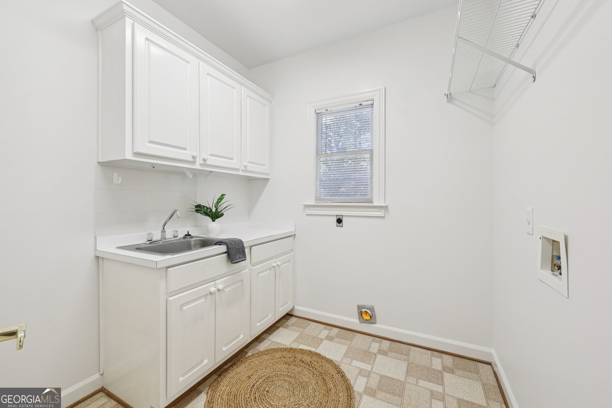 1390 Rogers Mill Lane