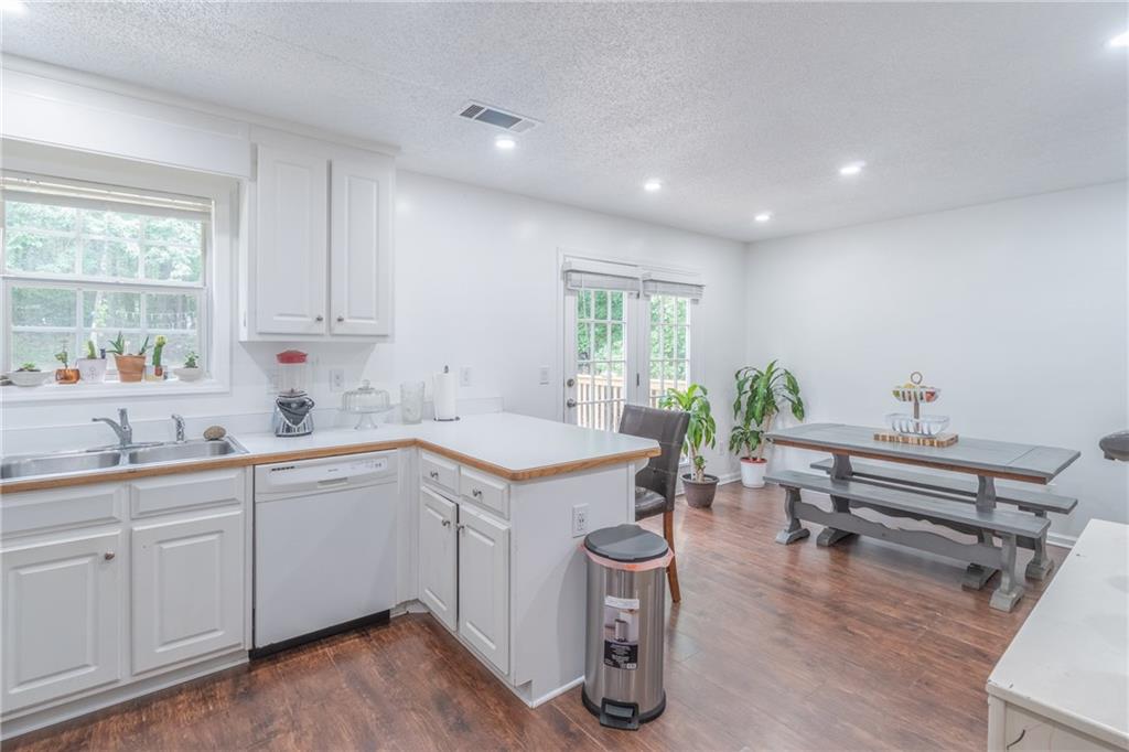 2728 Winky Bluff