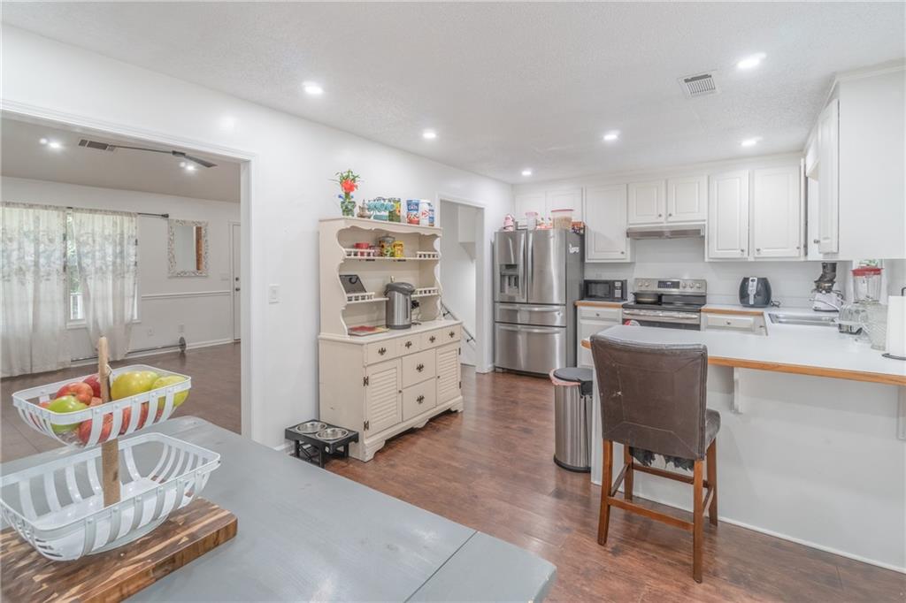 2728 Winky Bluff