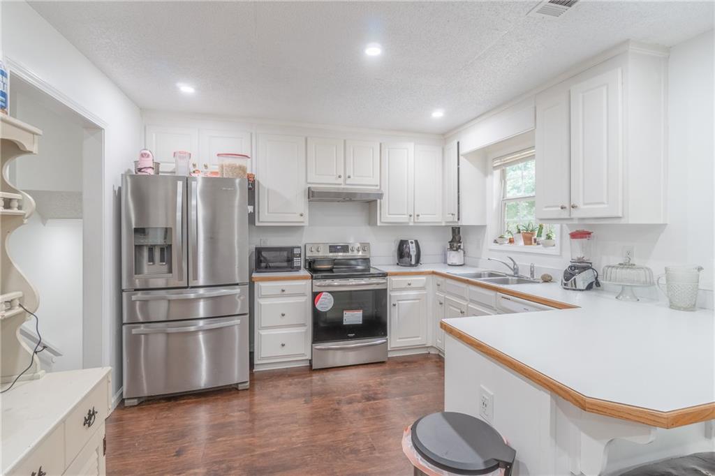 2728 Winky Bluff