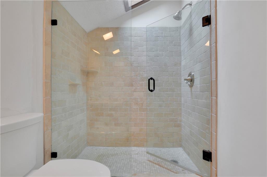 4016 Loch Highland Pass NE