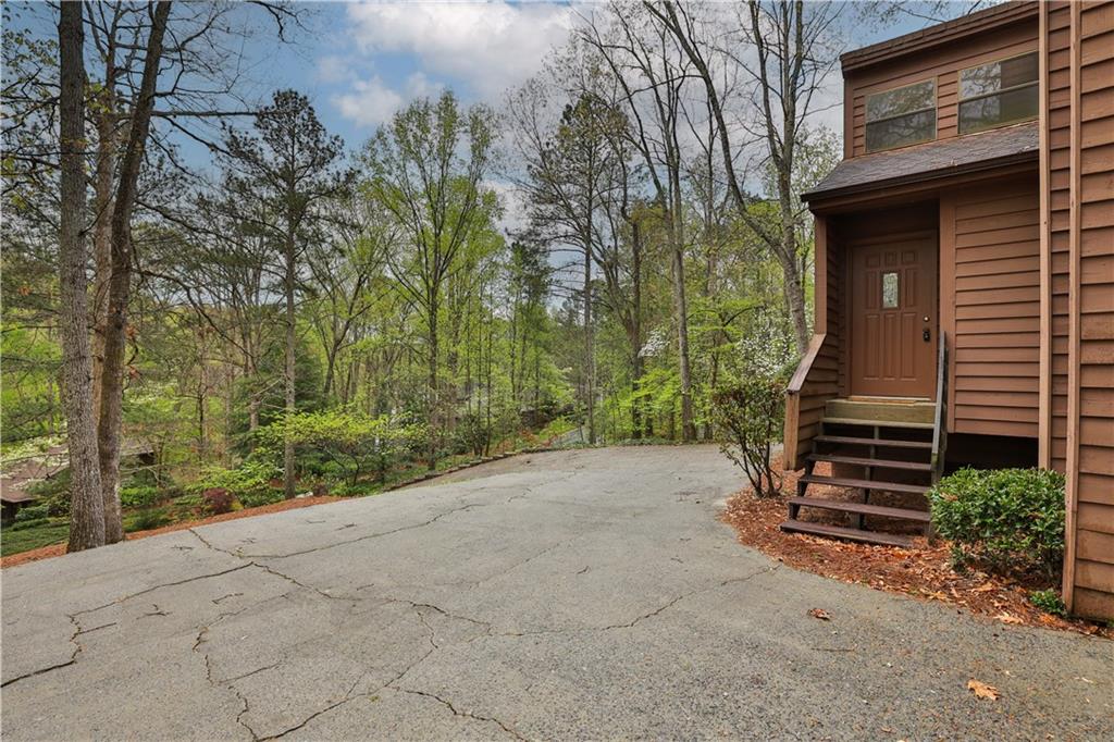 4016 Loch Highland Pass NE