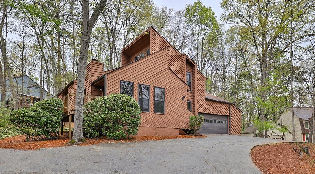 4016 Loch Highland Pass NE