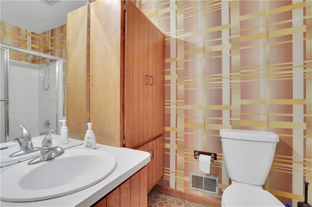 4016 Loch Highland Pass NE