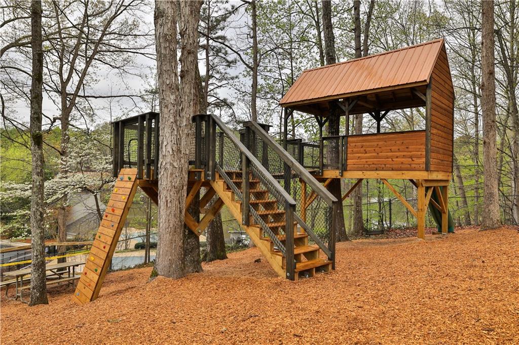 4016 Loch Highland Pass NE