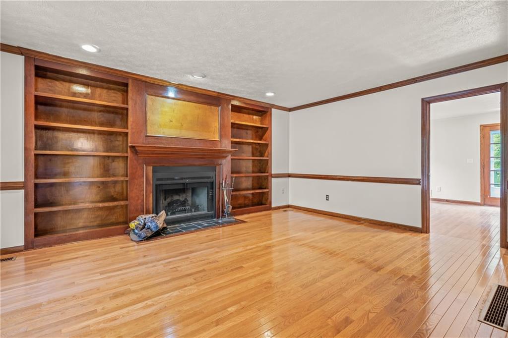 4827 Glenwhite Drive