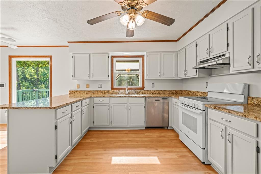 4827 Glenwhite Drive