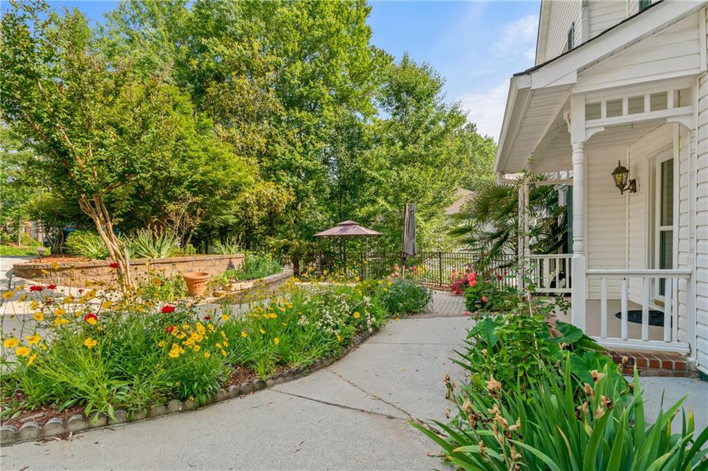 4827 Glenwhite Drive