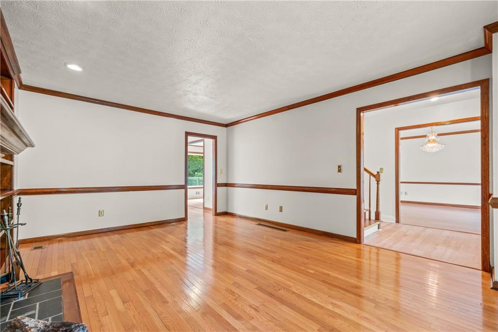 4827 Glenwhite Drive