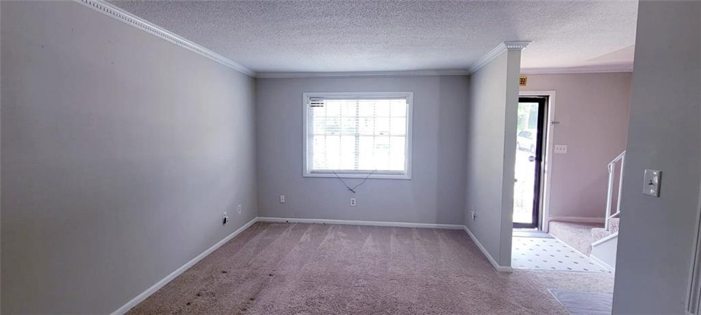 1367 Kingsgate Drive