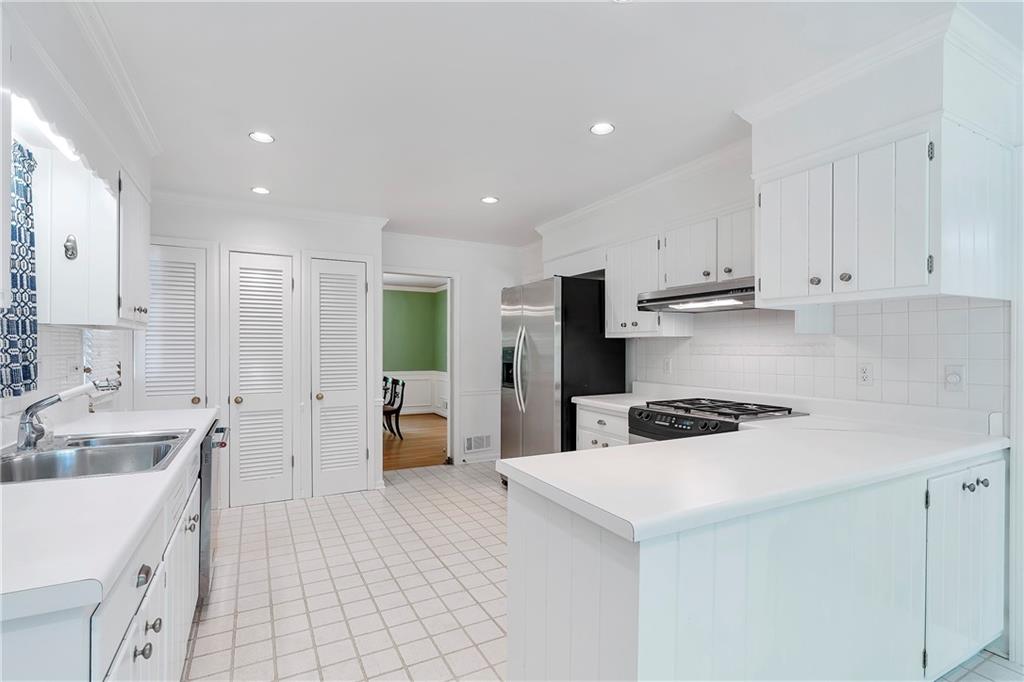 304 River Valley Road
