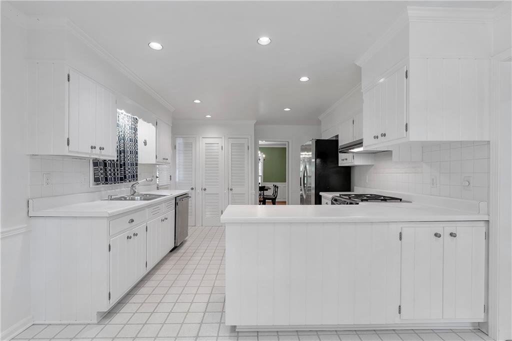 304 River Valley Road