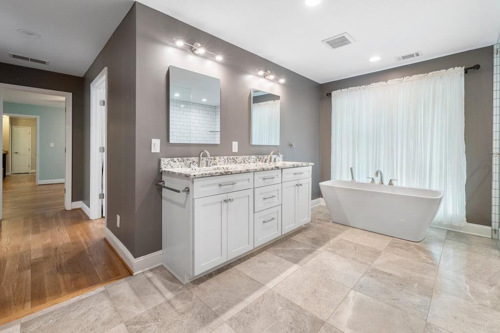 2383 Riverglenn Circle