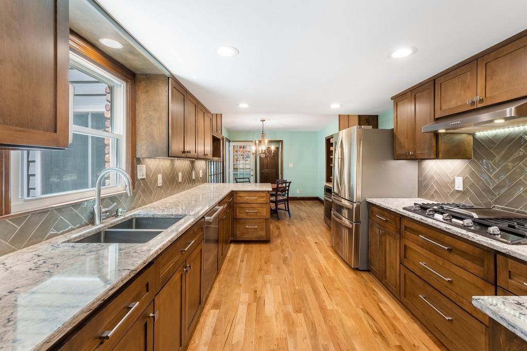 2383 Riverglenn Circle