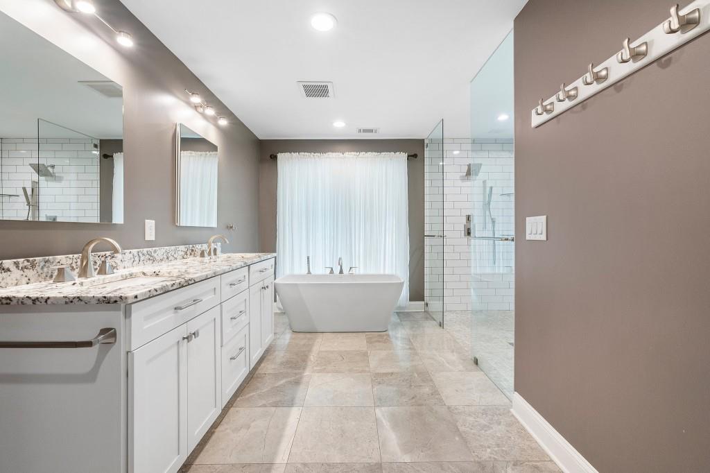 2383 Riverglenn Circle