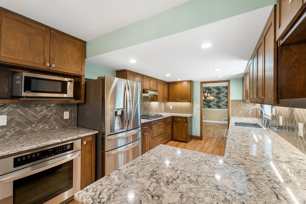 2383 Riverglenn Circle