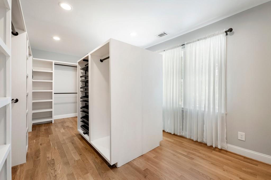 2383 Riverglenn Circle