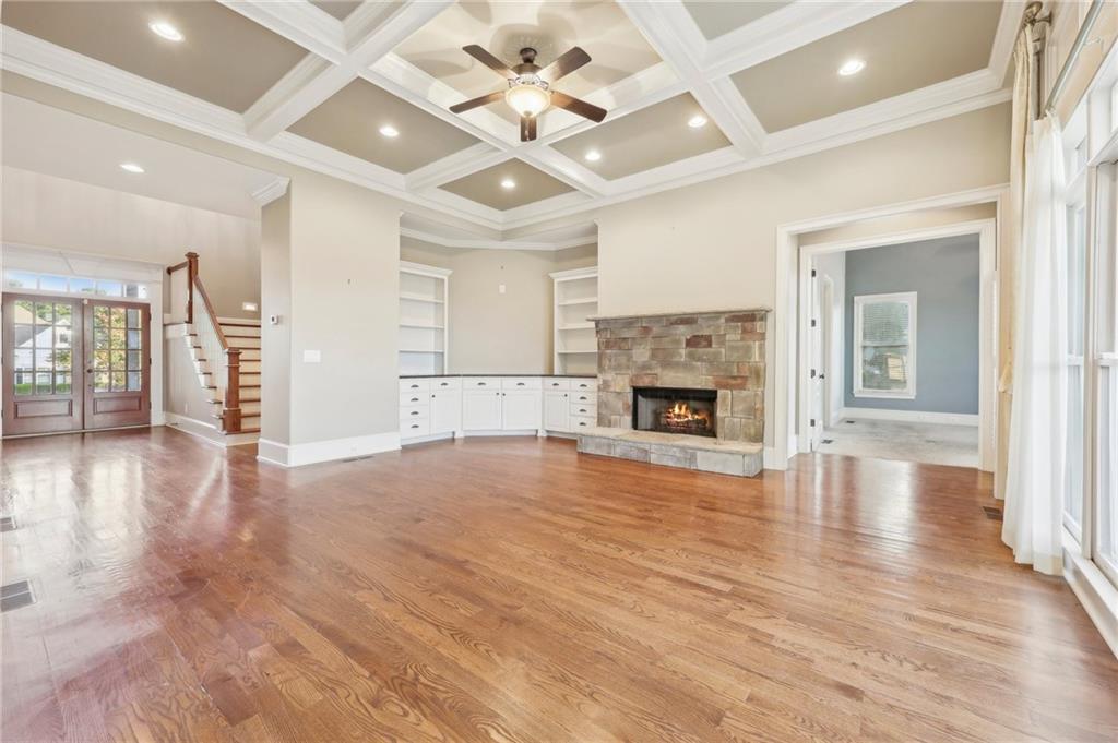 1040 W Magnolia Loop